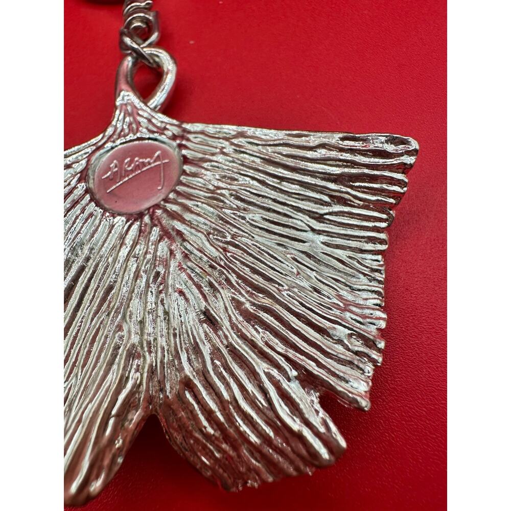 Michael Aram Ginkgo Leaf Symbolic Shiny Cleaned Silvertone Keychain - Picture 5 of 7